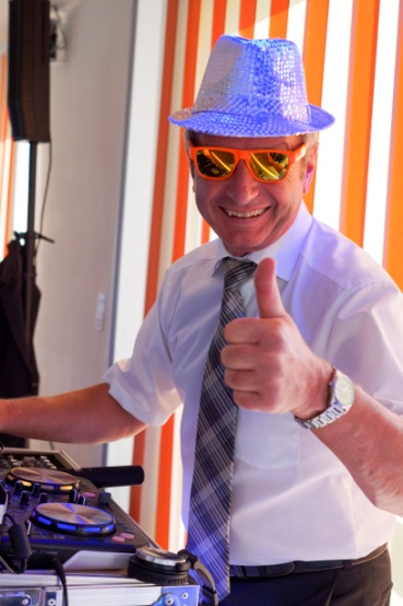 frank am party machen